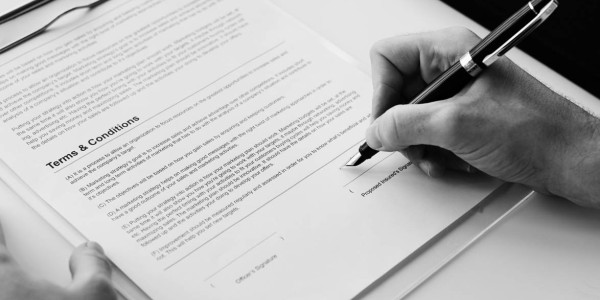 Derecho Mercantil / Abogados Mercantilistas en Fuenlabrada · Cumplimiento Normativo en Sector de Telecomunicaciones
